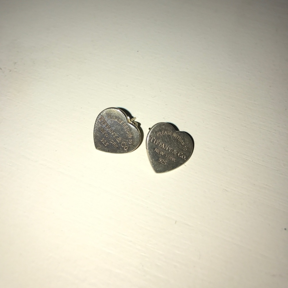 Tiffany & Co. (return to) heart stud earrings