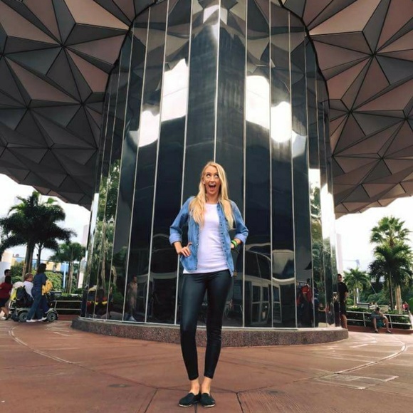 Meet your posher, Kyli - Picture 2 of 6