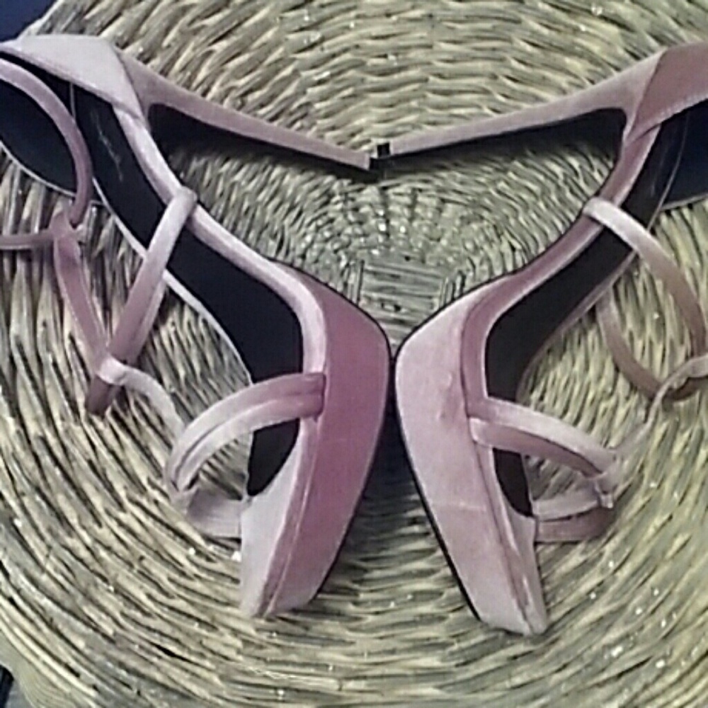 Shoes - Picture 2 of 4