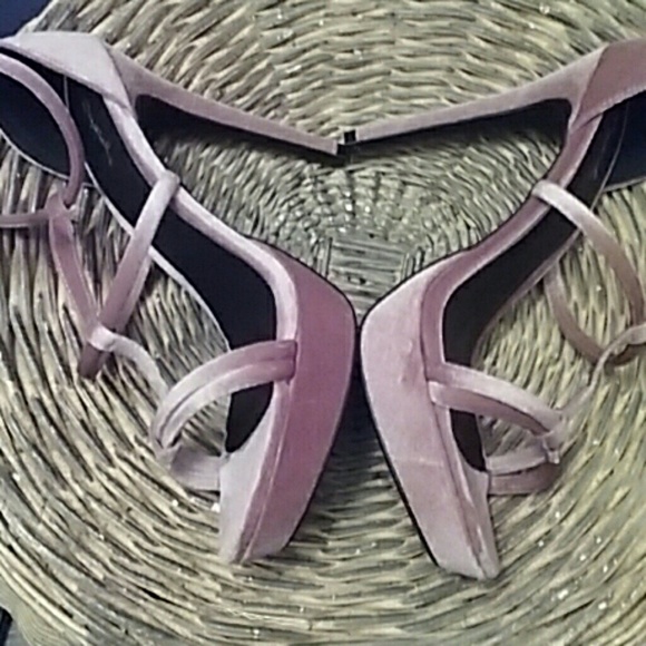 Shoes - Picture 2 of 4