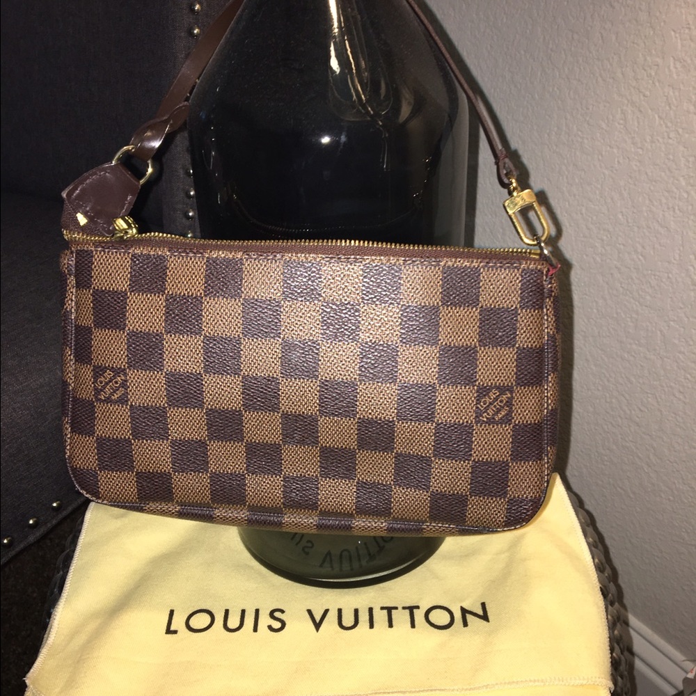 Louis Vuitton Damier Ponchette
