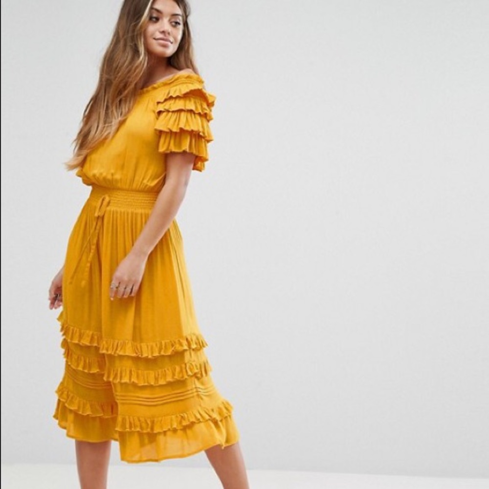 Boohoo Ruffle Yellow midi dress