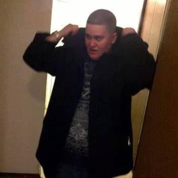 Meet your Posher, Christina - Picture 1 of 1