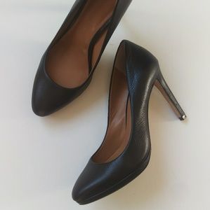 Banana Republic Black Leather Pump