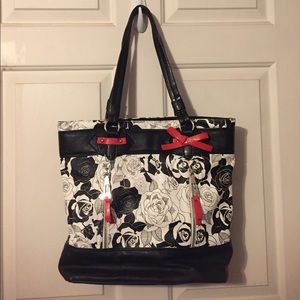 Elle Black & White Purse
