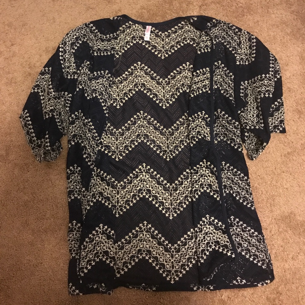 Xhilaration Kimono Size M/L