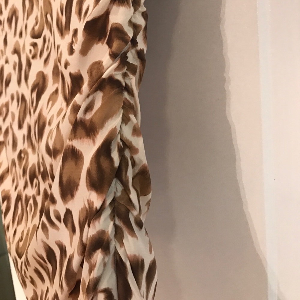 Beautiful silk leopard print shirt - Picture 2 of 3
