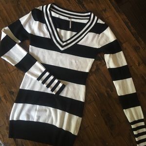 Poof - long sleeve light sweater