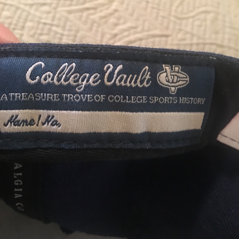 Notre dame hat - Picture 4 of 4
