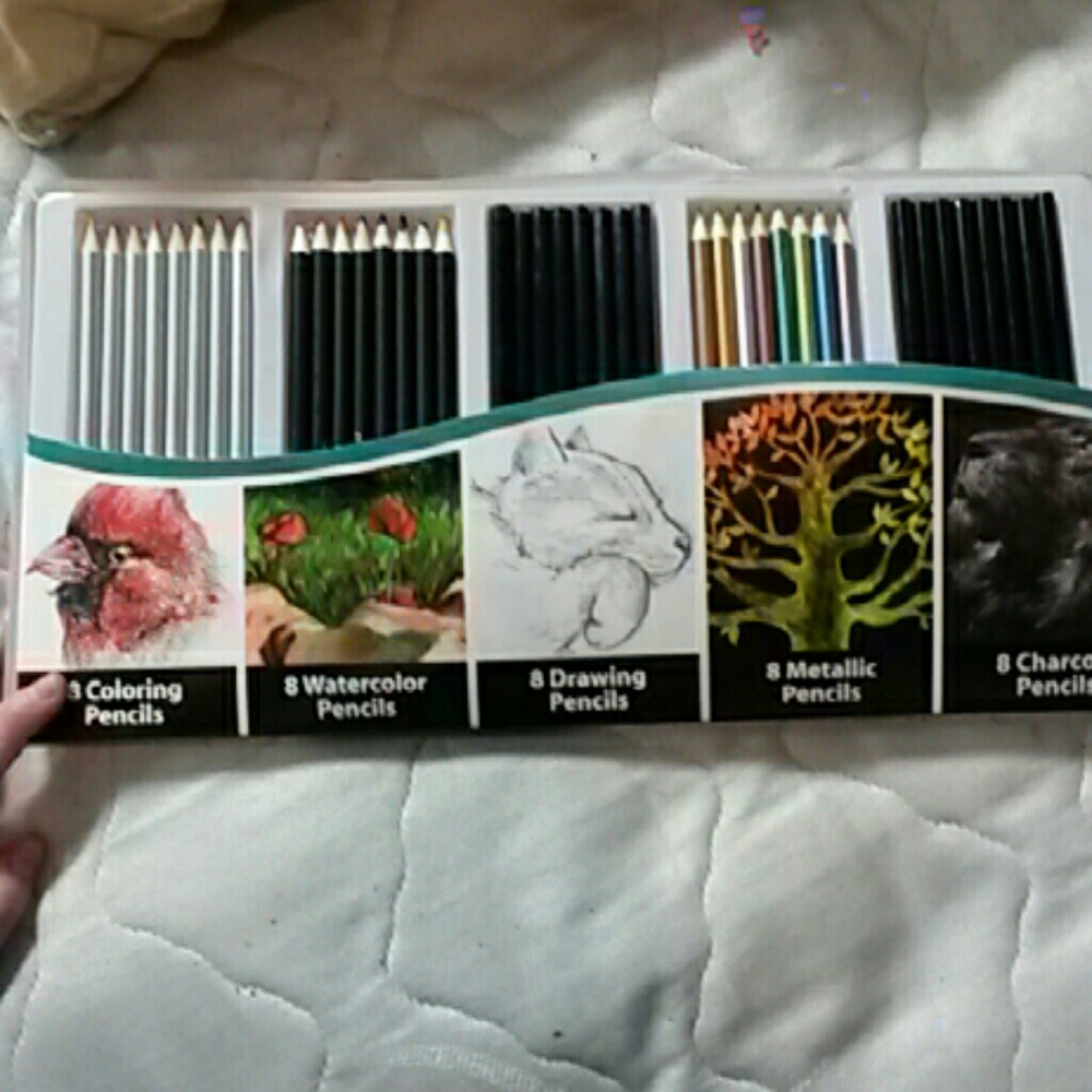 40 piece Artist's pencil set