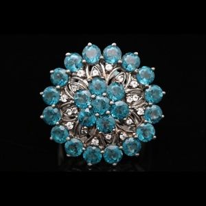 Gorgeous Robert Manse ring. 🚫bundle