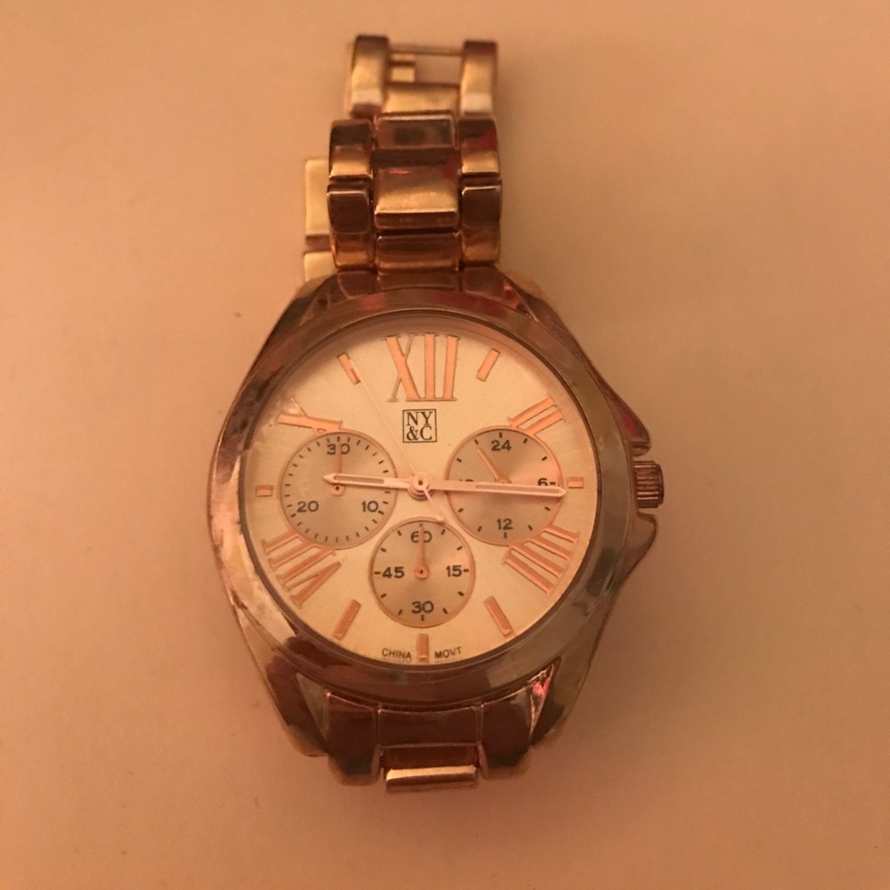 New York and Company Watch