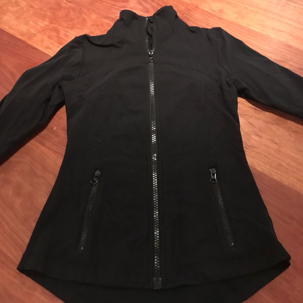 LULULEMON black zip up jacket size 4