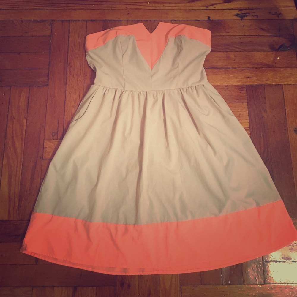 Tan/ Coral Strapless Pocket Dress