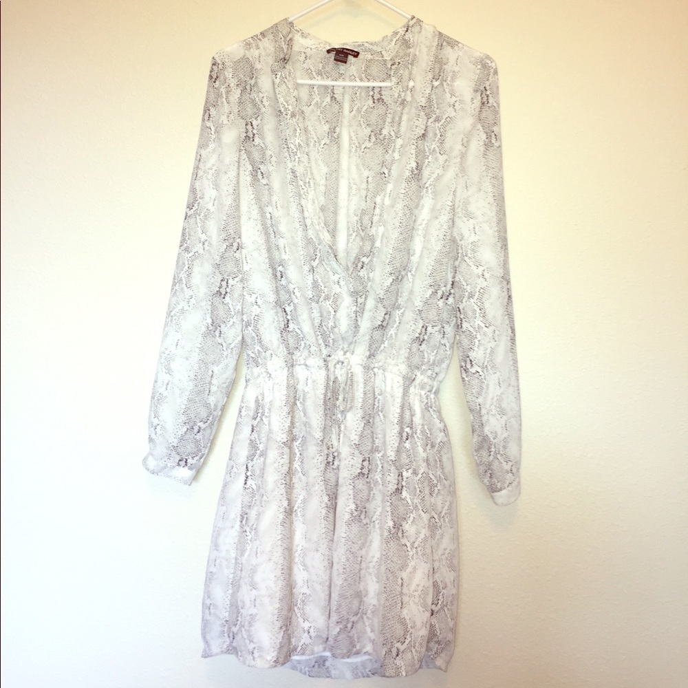 Loose fitting beautiful dress!