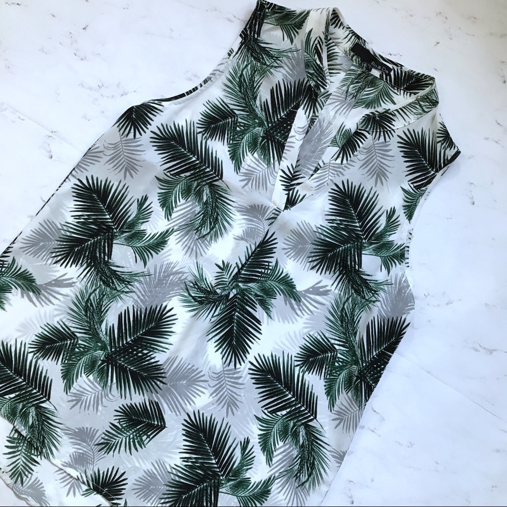 Ro & De // Sleeveless Blouse in Palm Leaf Print