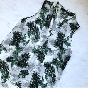 Ro & De // Sleeveless Blouse in Palm Leaf Print
