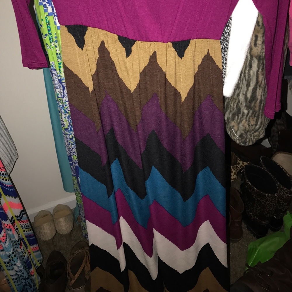 Maxi - Picture 3 of 3
