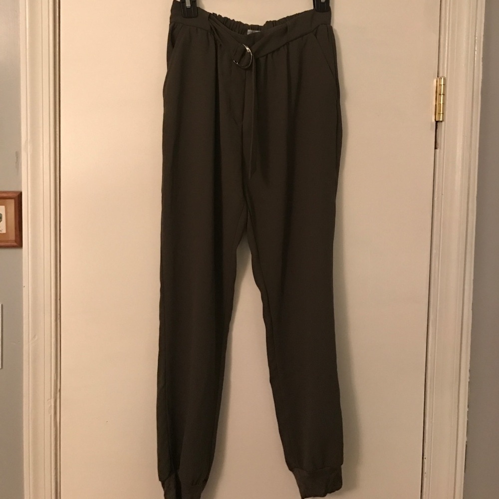 Baggy army green Capri trousers