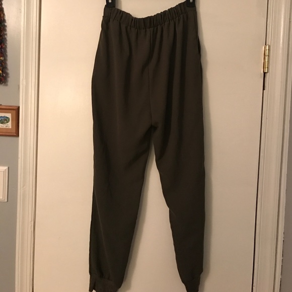 Baggy army green Capri trousers - Picture 2 of 3
