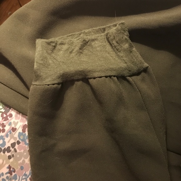 Baggy army green Capri trousers - Picture 3 of 3