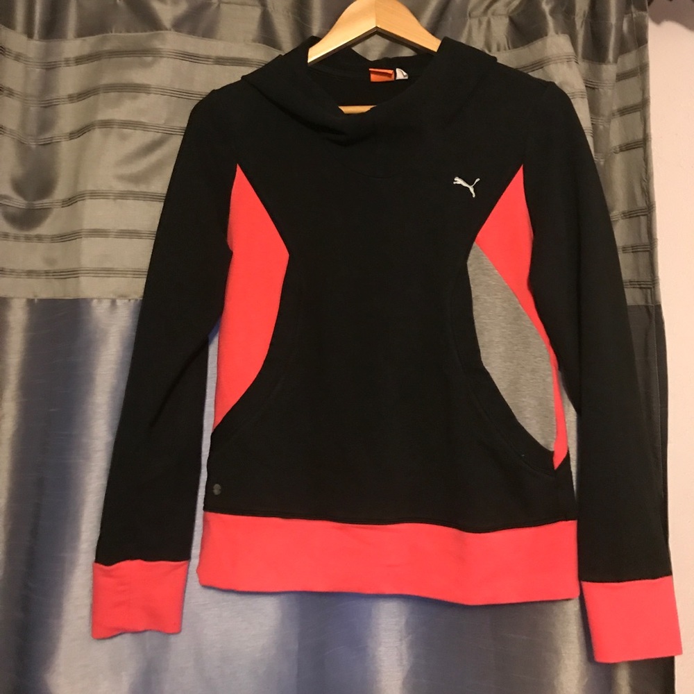 PRICE DROP😋Puma Sweatshirt Size Medium