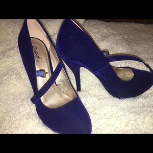 Royal blue heals
