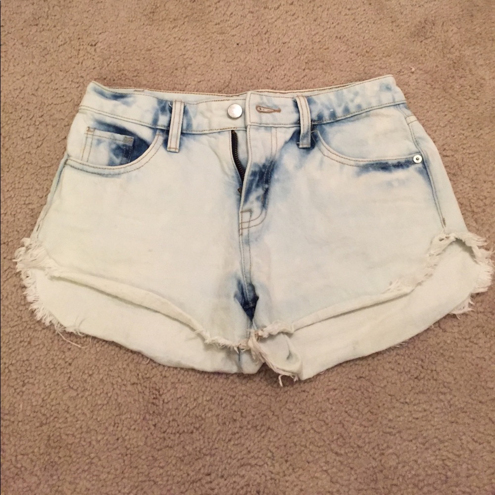 High rise short shorts- light