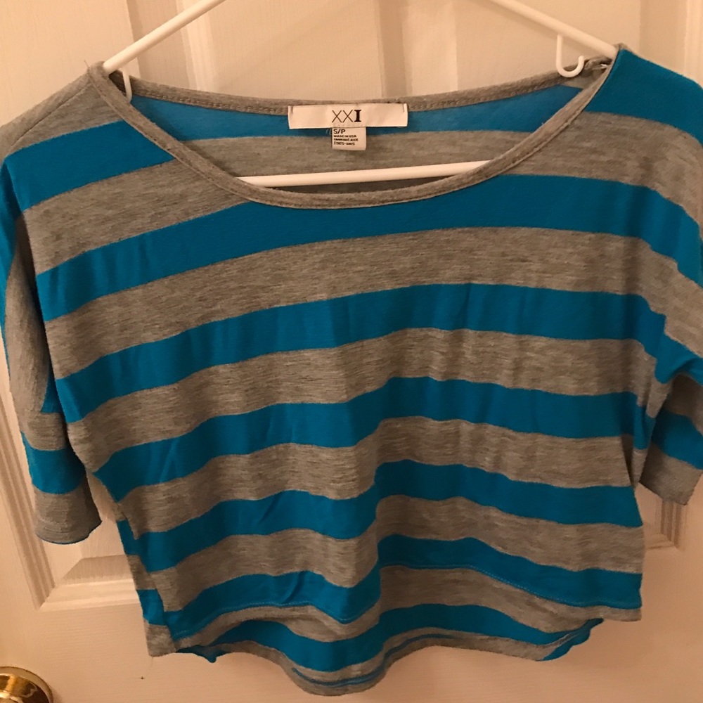 ADORABLE STRIPED FOREVER 21 CROP TOP!!