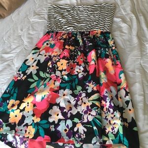 Flowy strapless Roxy dress