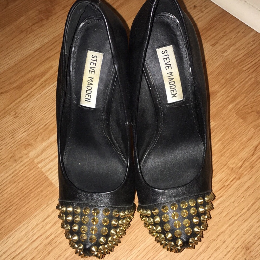 LIKE NEW Steve Madden Studded Heels