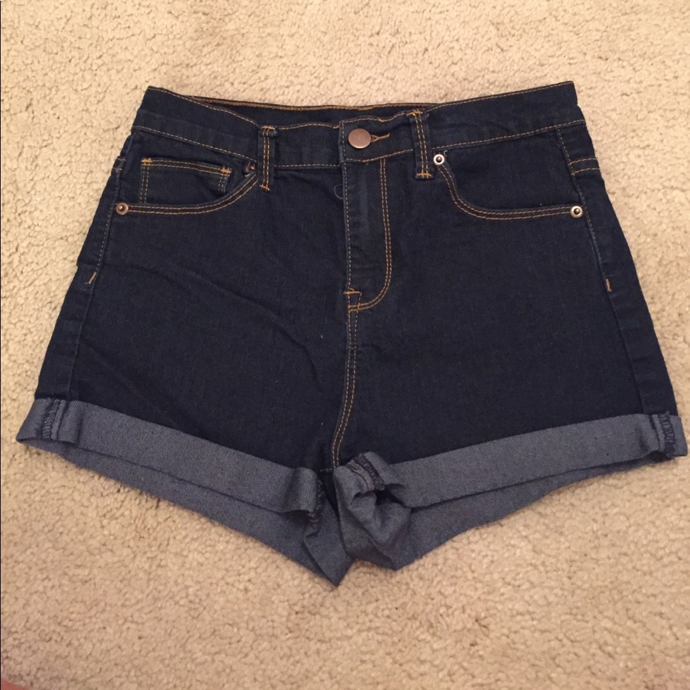 Dark jean shorts.