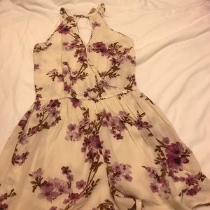 BRAND NEW American Eagle Spring Print Romper (M)