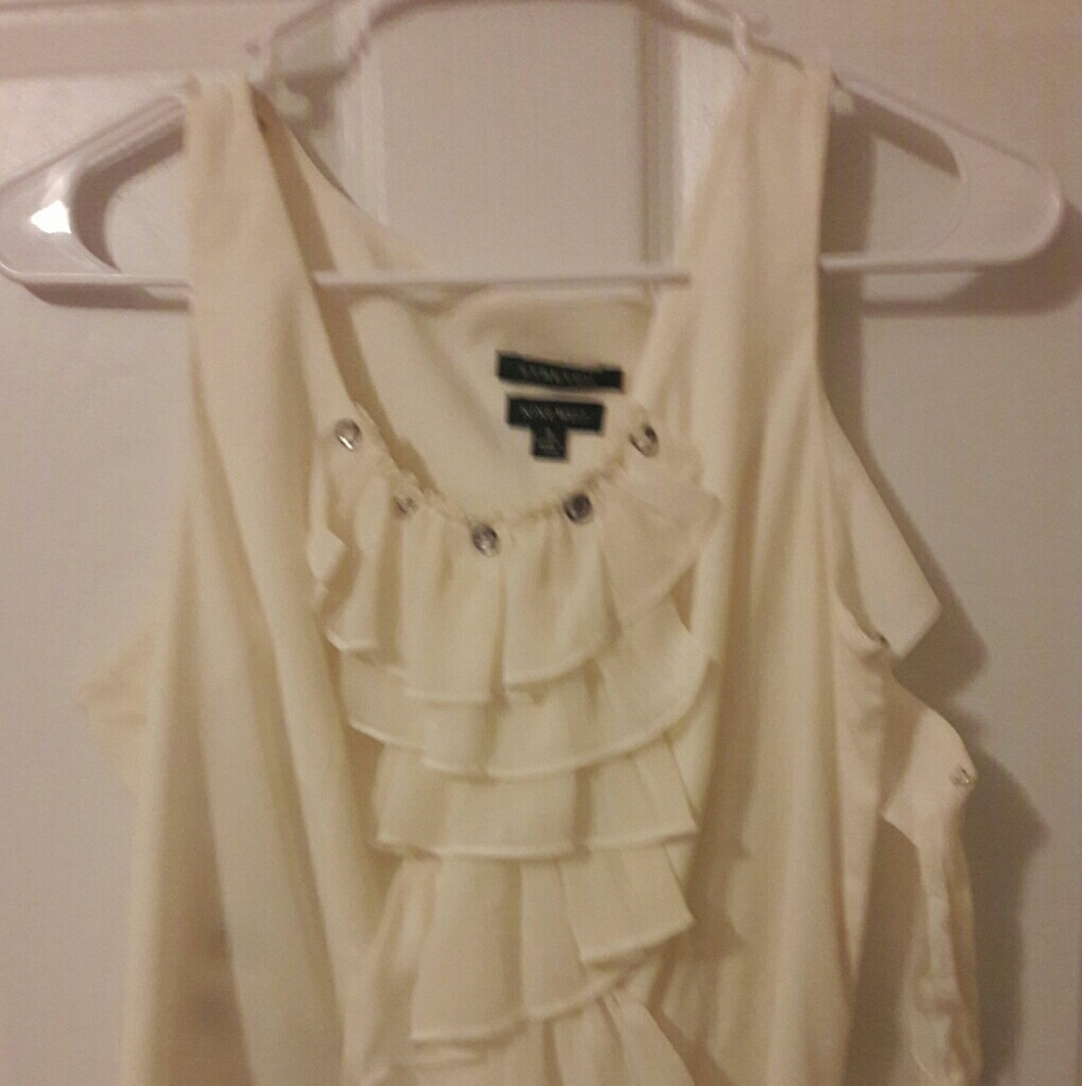 Nine West ruffled blouse