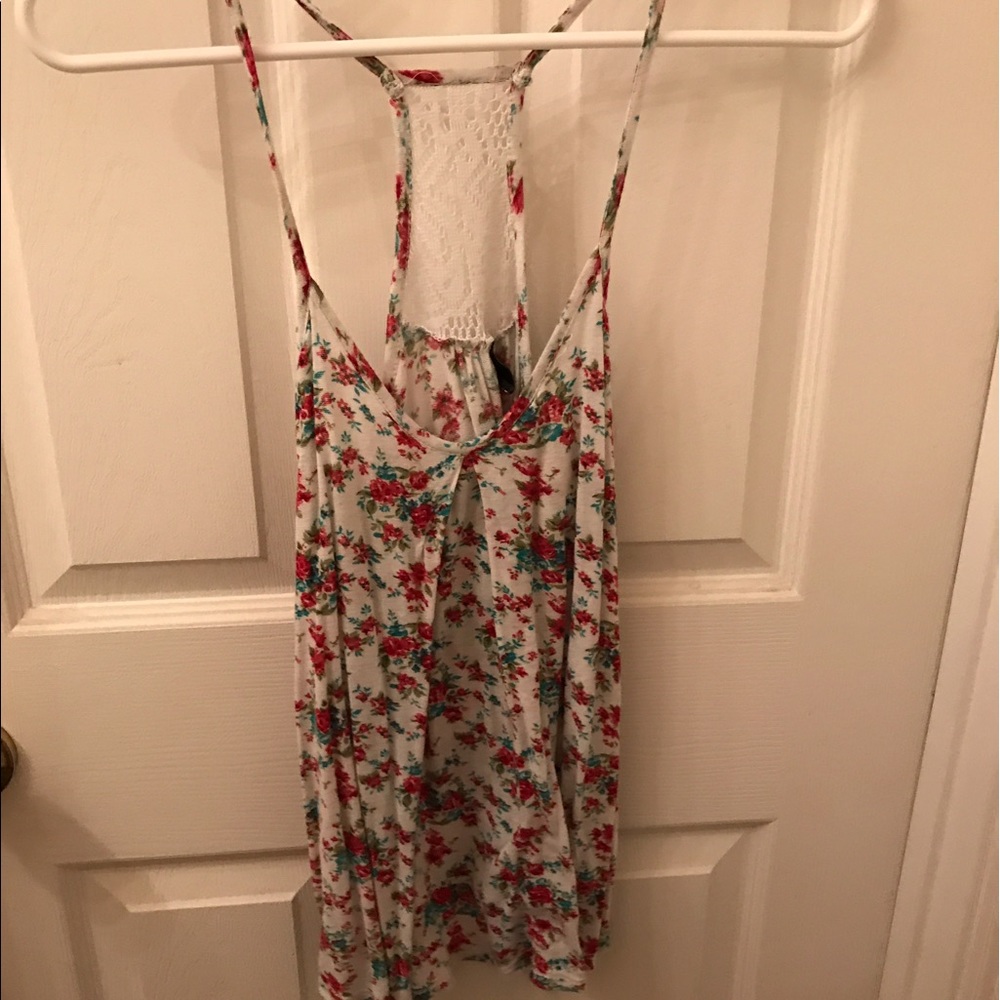 LOVELY LACEY FLORAL TANK TOP!