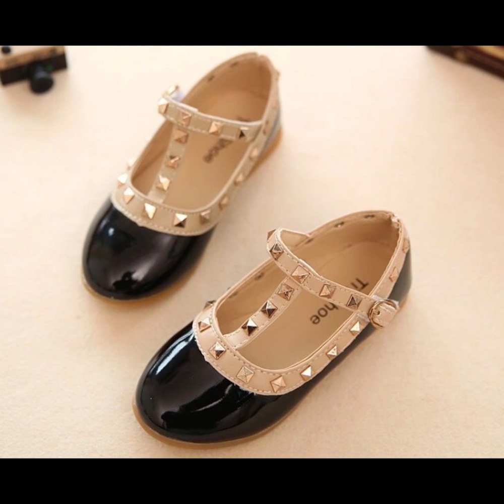 Little girls black flats