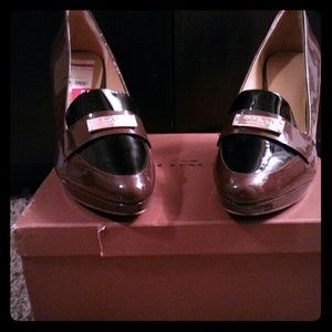 Coach pumps