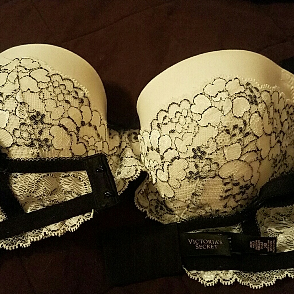 Victoria Secret bras - Picture 3 of 4