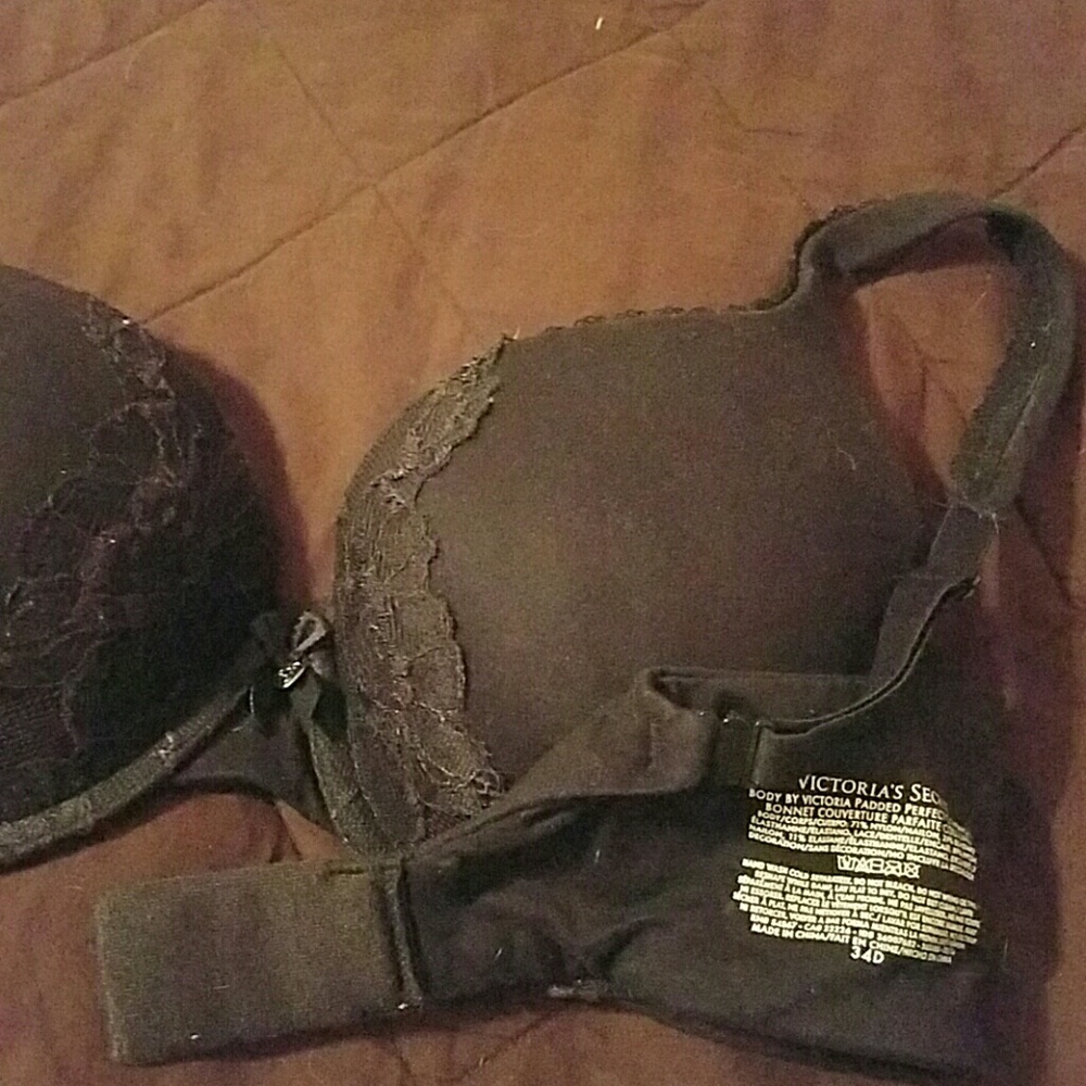 Victoria Secret bras - Picture 4 of 4