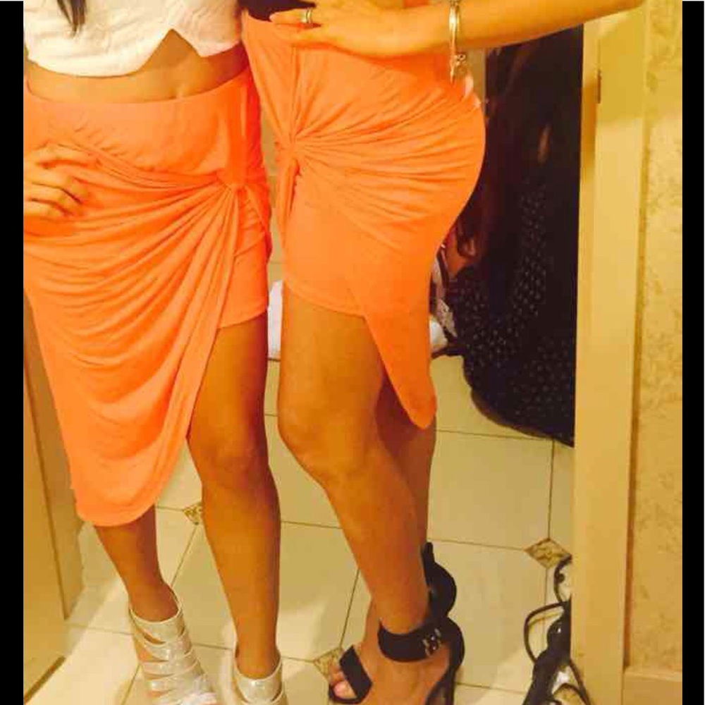 Coral skirt size small