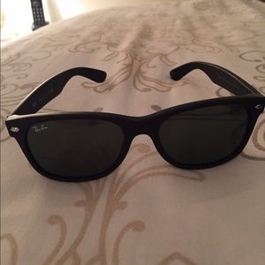 Ray ban wayfarer sunglasses