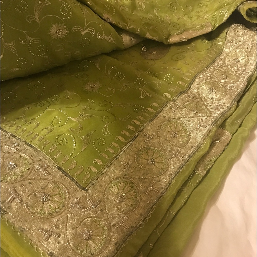 Sari - Picture 3 of 3