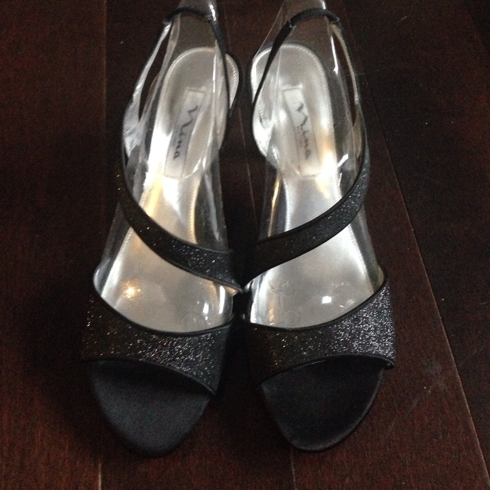 Black glitter heels 👠 👠👠
