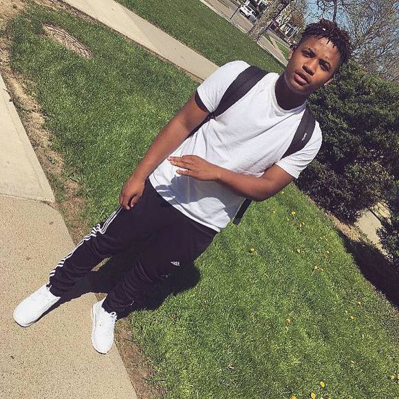 Meet your Posher, Travelle - Picture 1 of 1