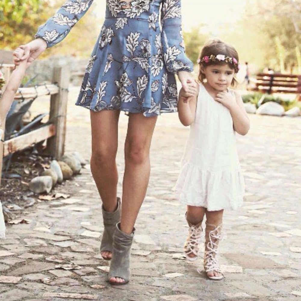 CHINESE LAUNDRY laurel suede bootie