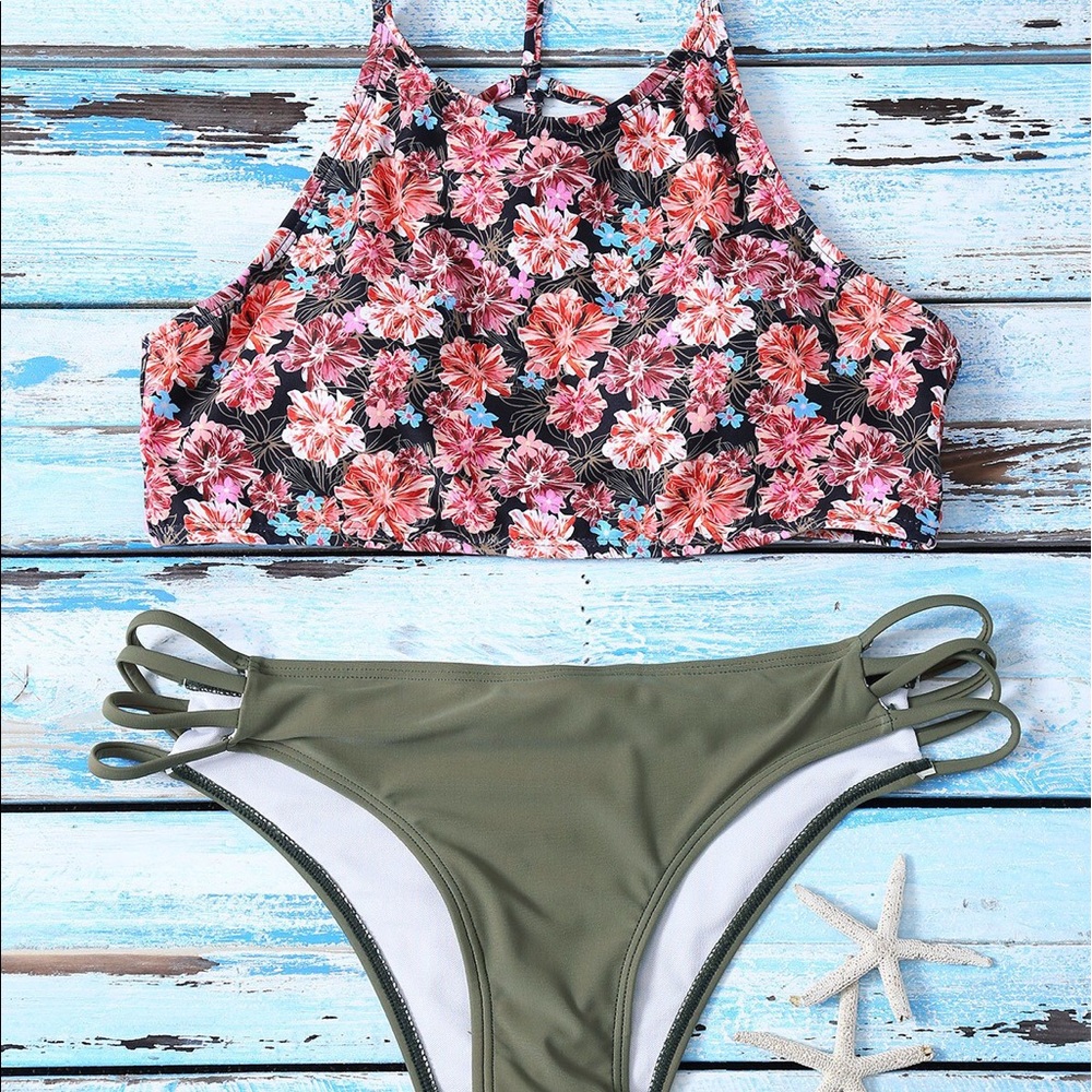 Floral Bikini Size Small! 👙