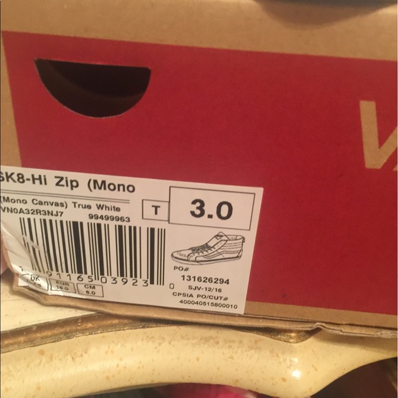 Vans - Picture 4 of 4