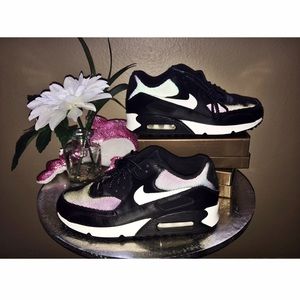 Nike air MAX 90💕 6.5Y = women's size 8