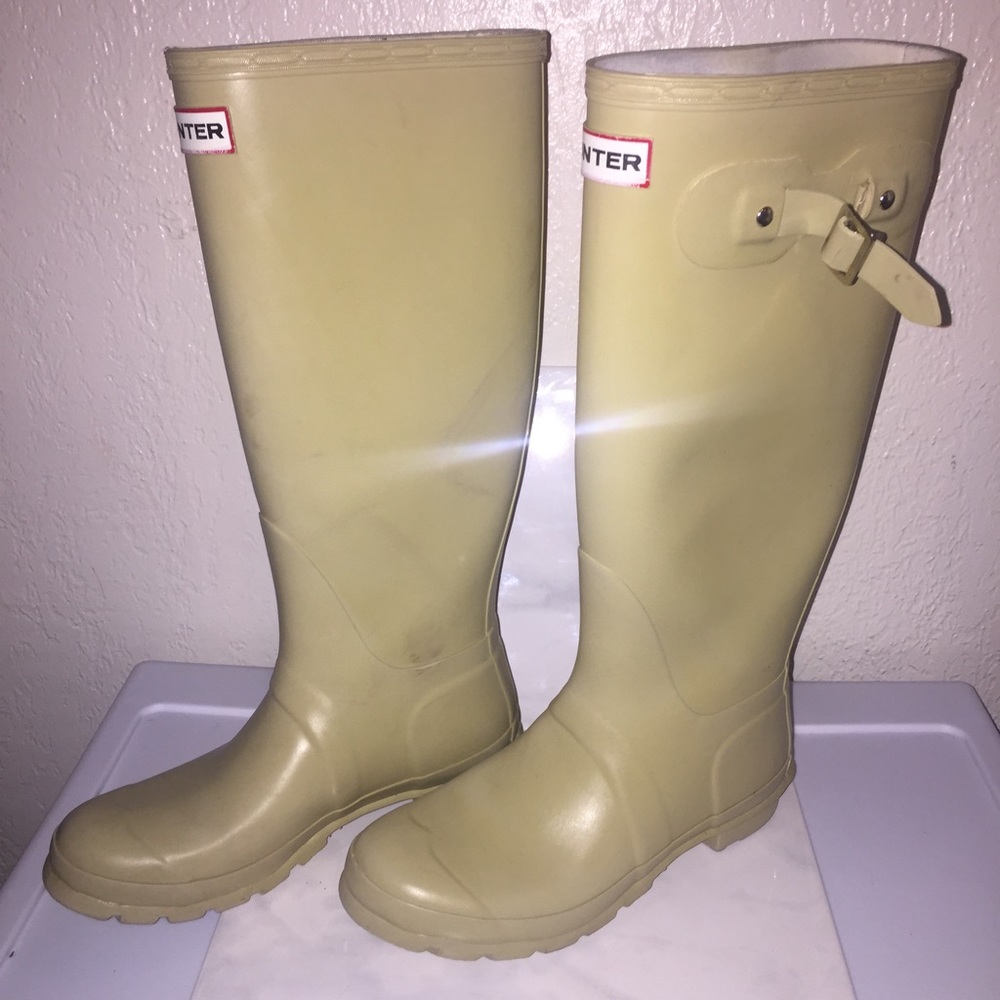 "Hunter" Brand Rain Boots/Boots (Cream)