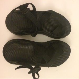 Black classic Chacos
